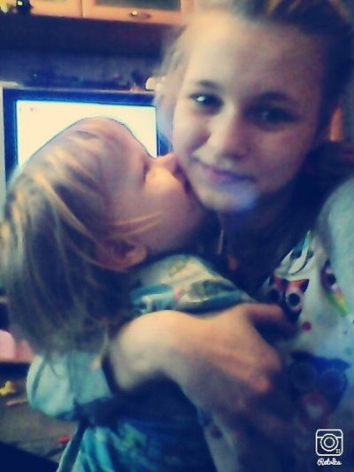 Анна Холзакова