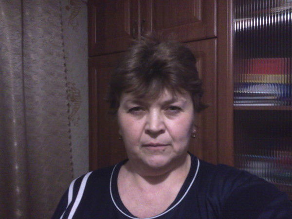 Елена Следник