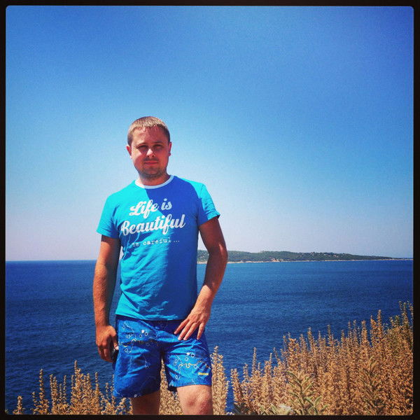 Анатолий Петров