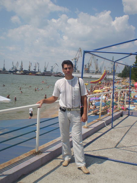 Владимир Алексов