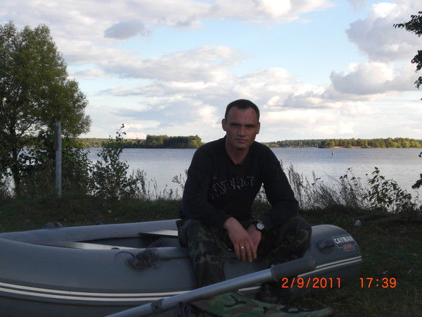 Александр Ефремов