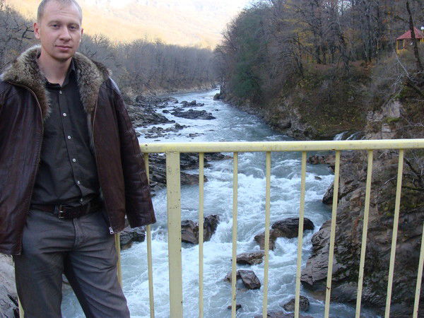 Максим Тихонов