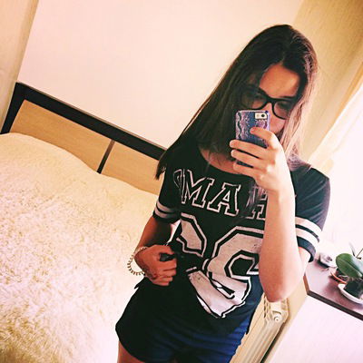 Вика Саватеева