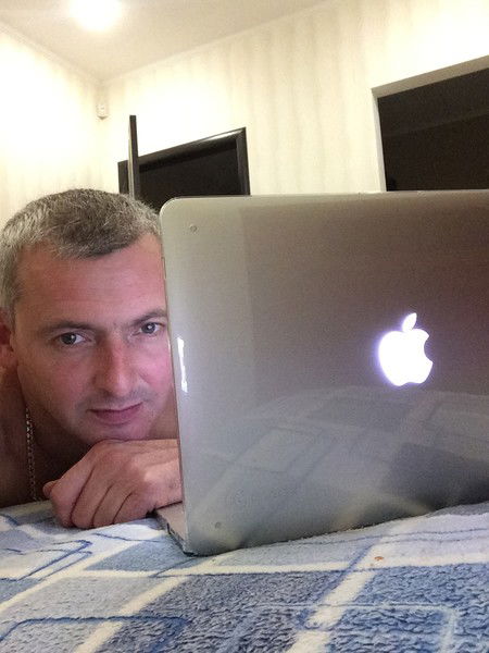 Игорь Попов