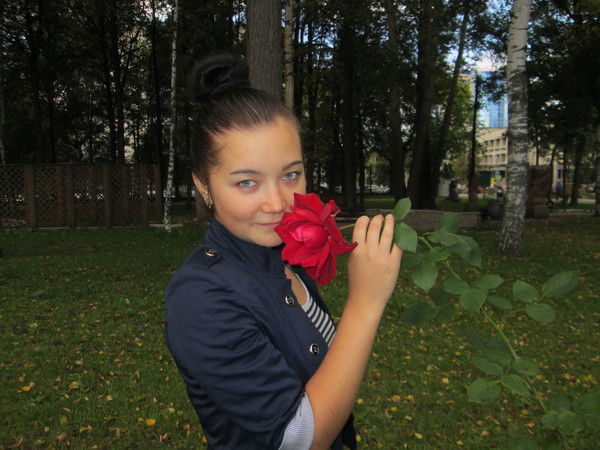 Таня Микова