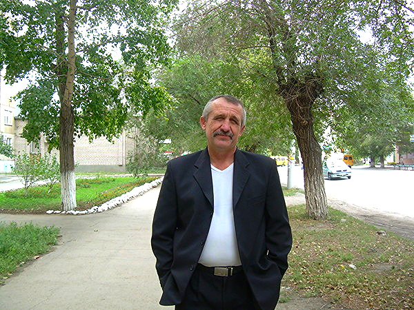 Юрий Петров