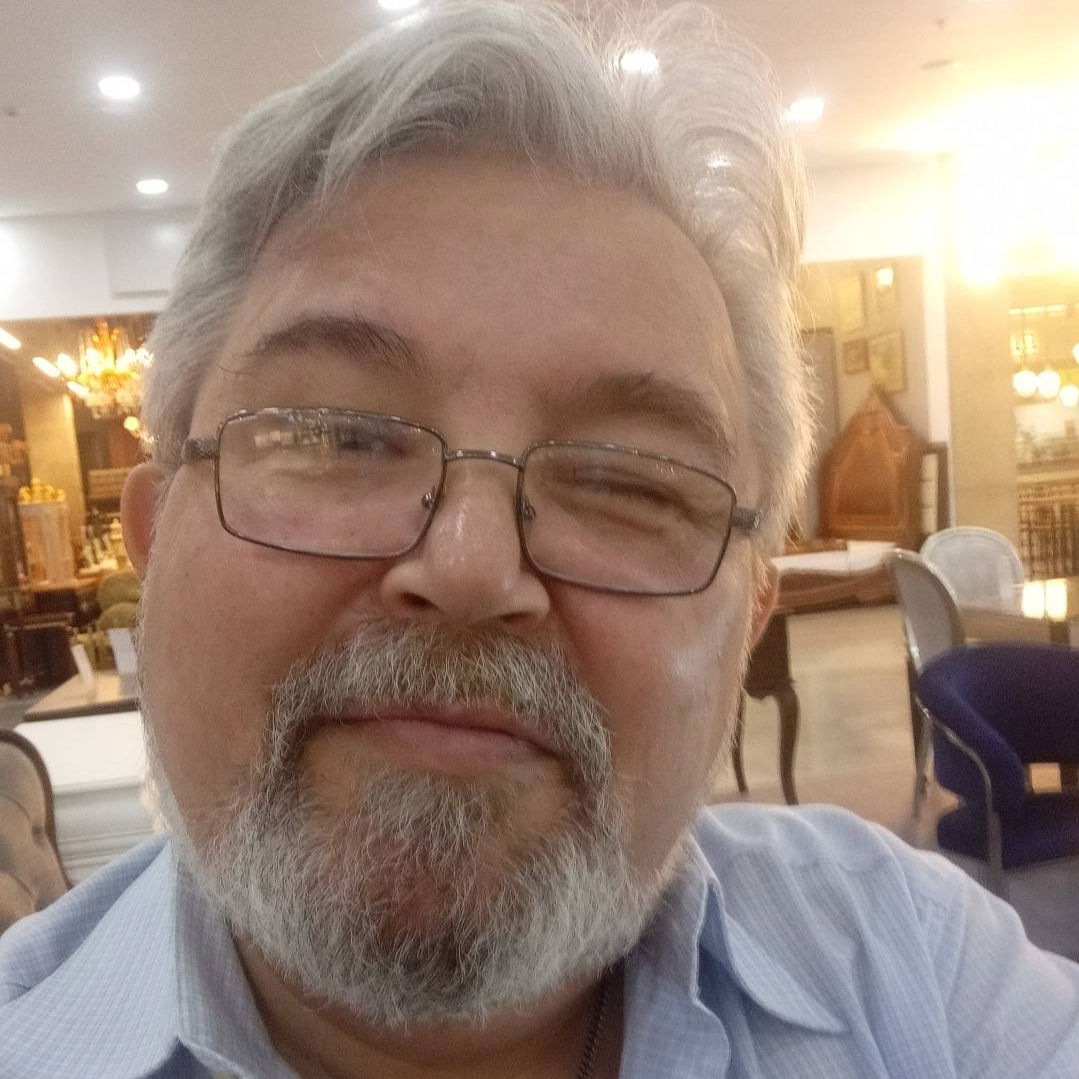 Андрей Борисов