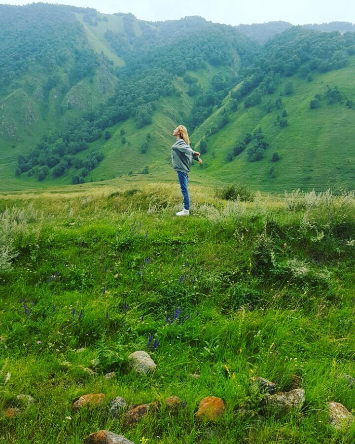 Надин Накова