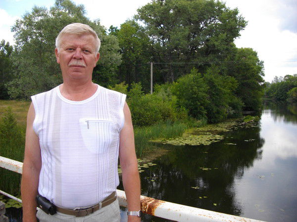 Анатолий Лысенко