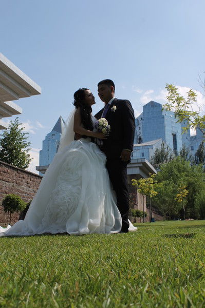 Балаби Естаев