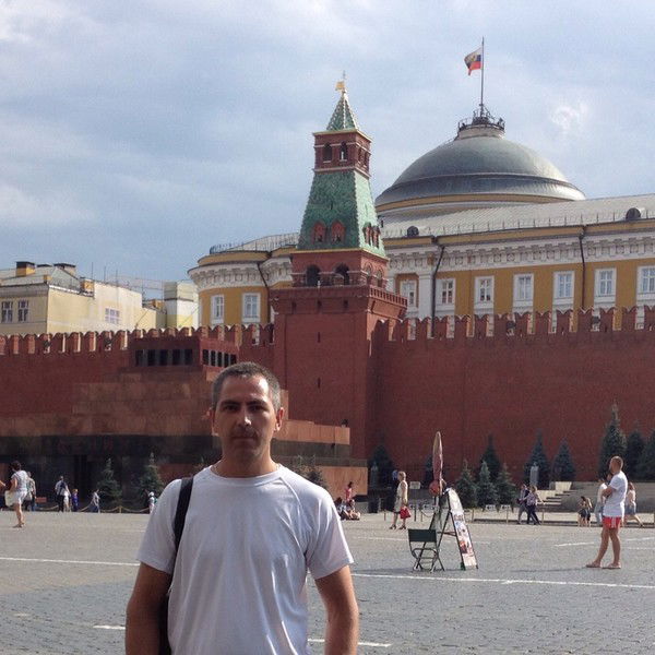 Valentin Nesterov ®