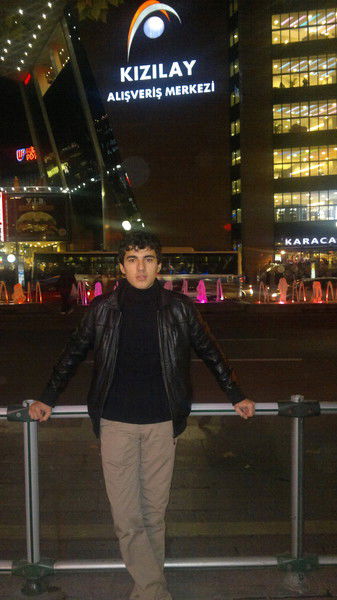 Парвиз Умаров