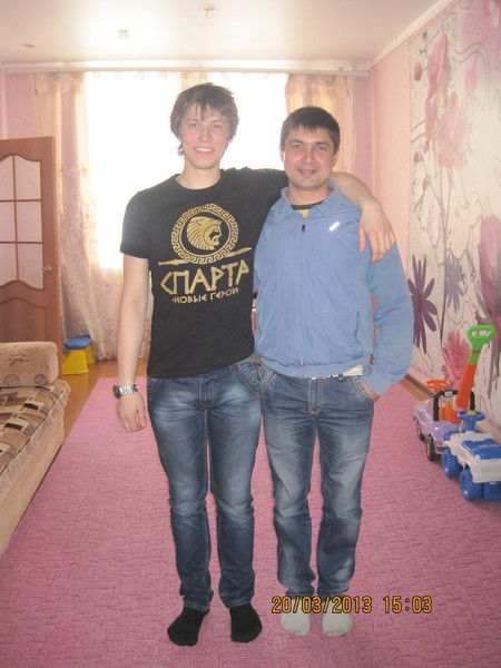 Азамат Хазиханов