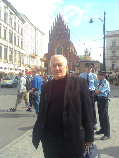 Евгений Антонов