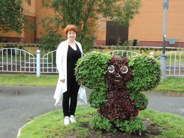 Лена Белова