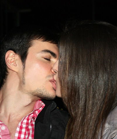 Роман Конис