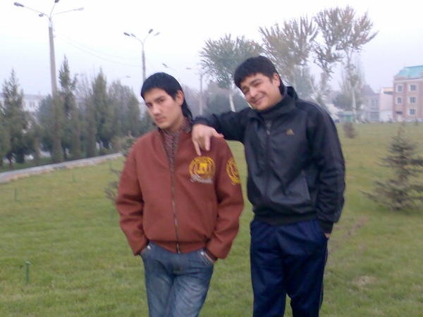 Исломшох Азизов