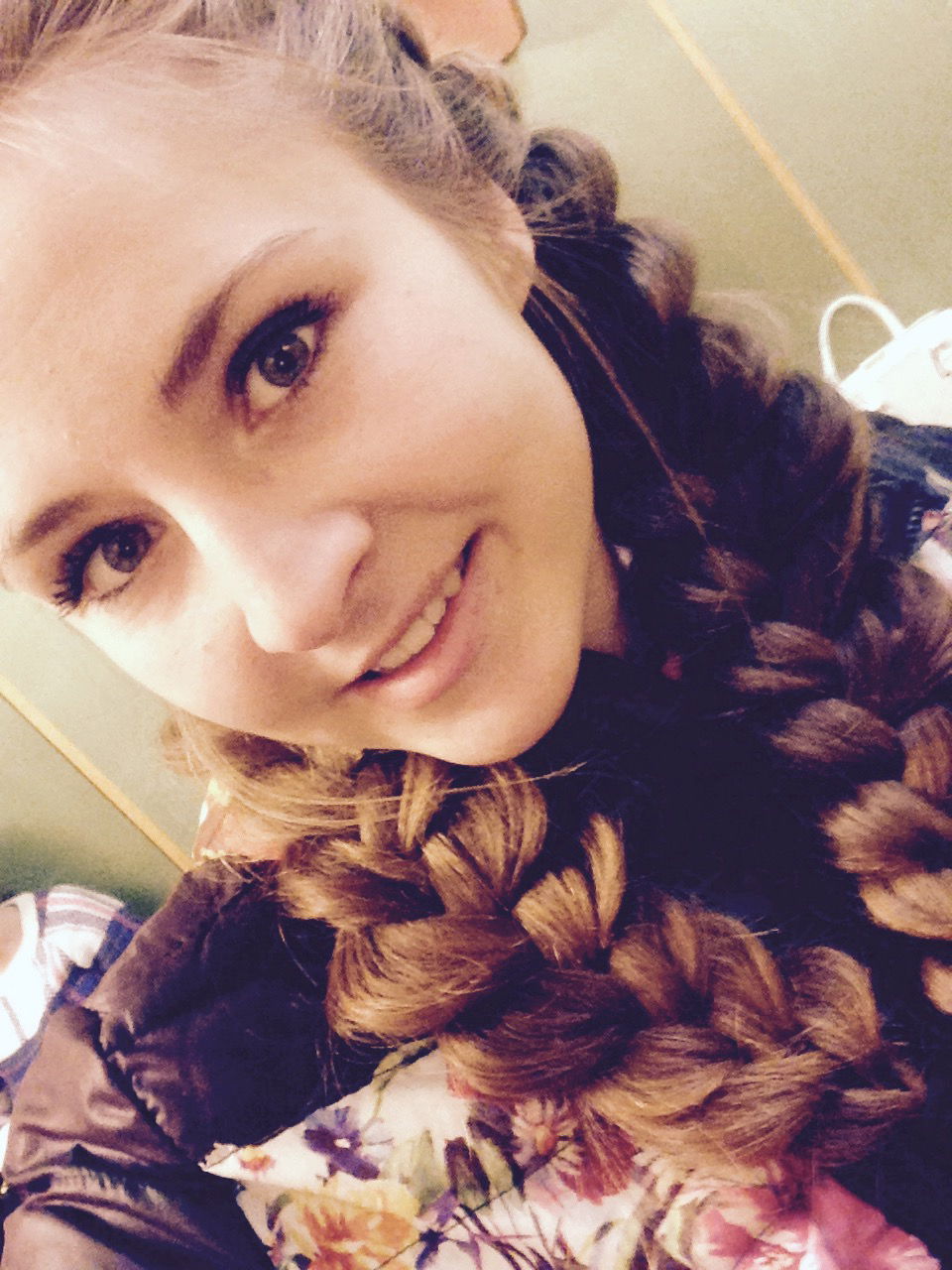 Оля Кострова