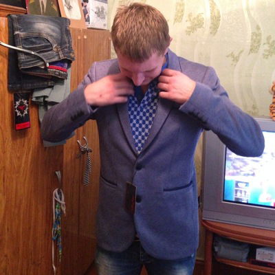 Александр Деревянко