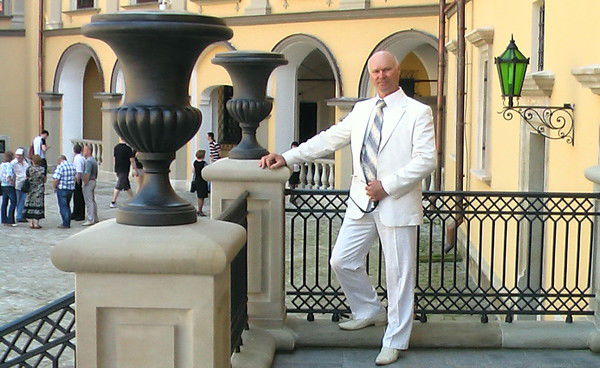 Николай Суров