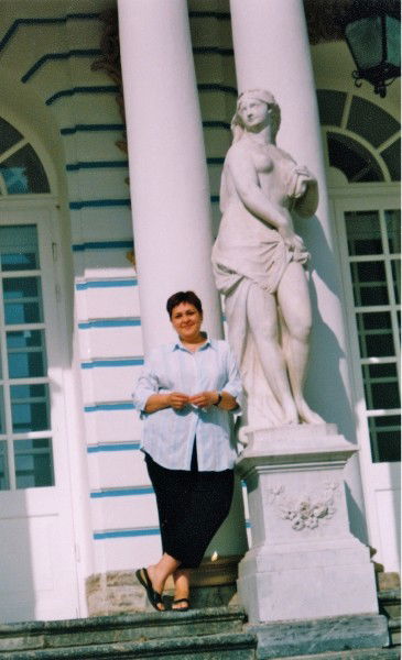 Лола Музафарова