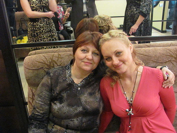 Елена Отрощенко