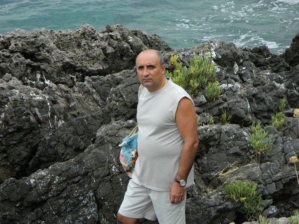 Олег Левченко