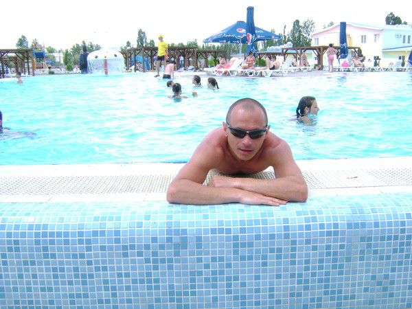 Толик Петров