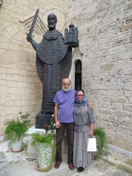 Николай Леонов