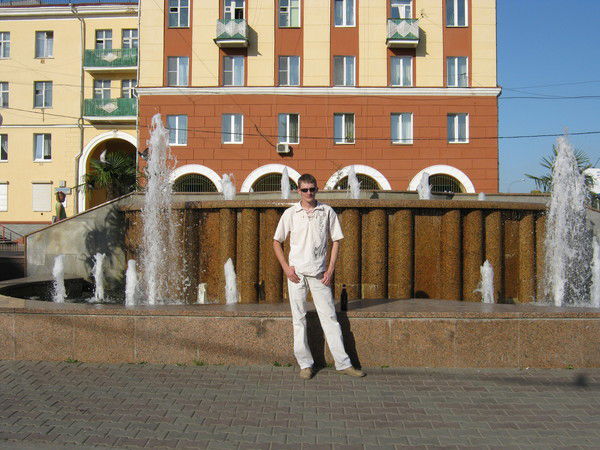 Максим Попов