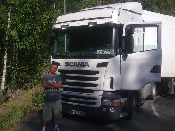 Андрес Сакна