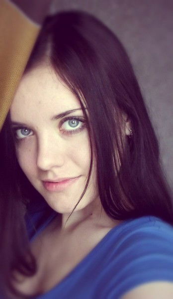 Елена Леонова