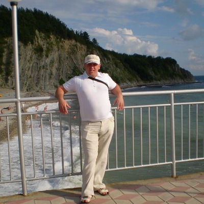 Женя Неустроев