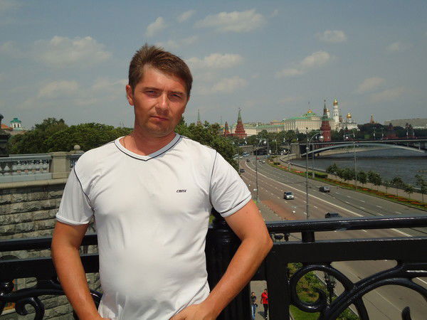 Александр Николаев