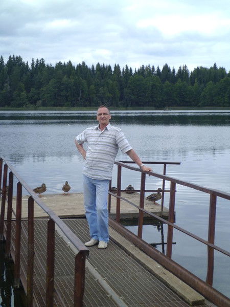 Александр Жаров