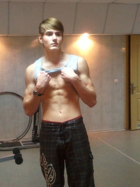 Денис Глазков