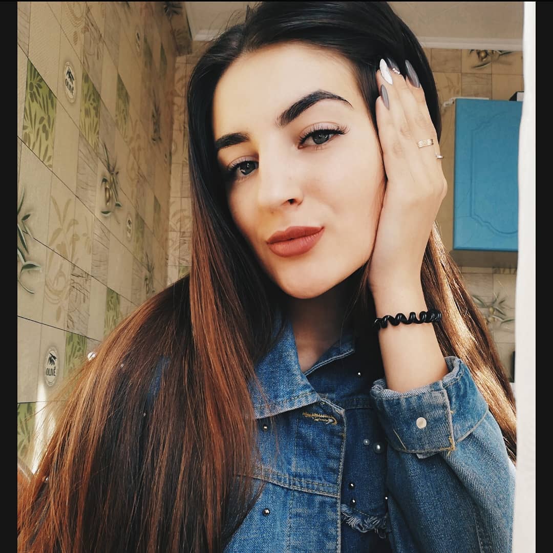 Алина Михова