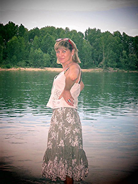 Елена Санарова