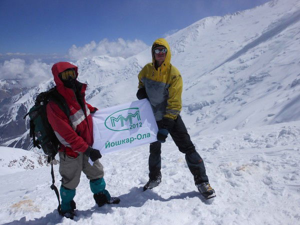 .илья Никонов