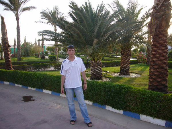 Олег Захаров