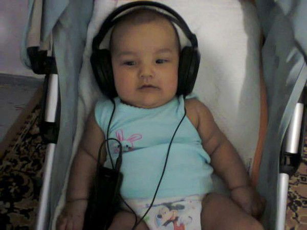 **aynur Murvet** Eker