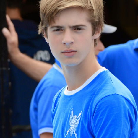 Илья Холстинин