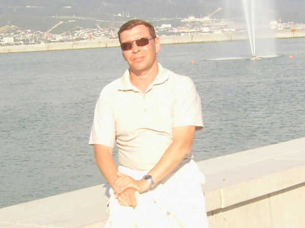 Игорь Тихонов