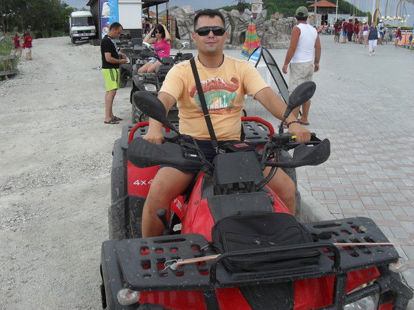 Павел Олейник