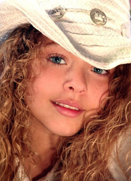 Александра Петрова