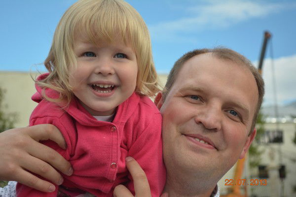 Евгений Устинов