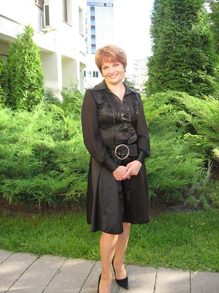 Елена Стром