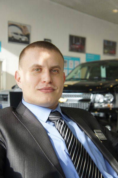 Роман Мельников