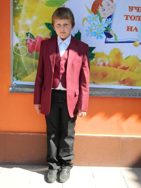 Антон Аверин