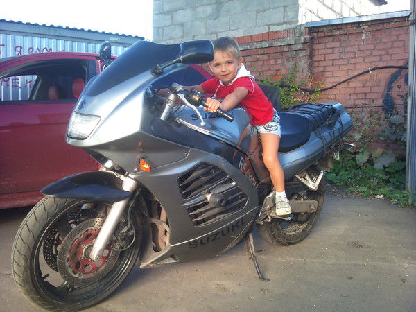 Денис Борисов